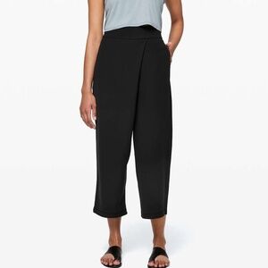 Lululemon With The Flow Pant Black - size 6